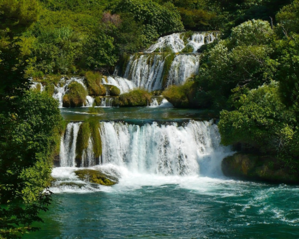 如何写今日拍砖文案