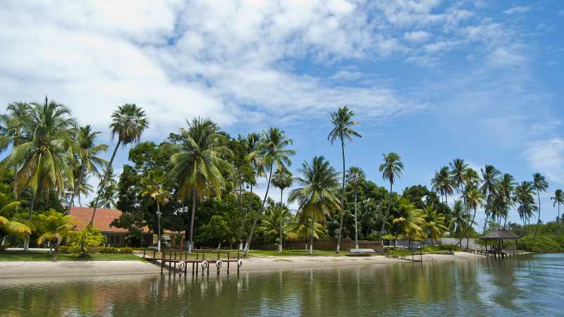 在html标签上定义事件属性，html5标签对齐属性